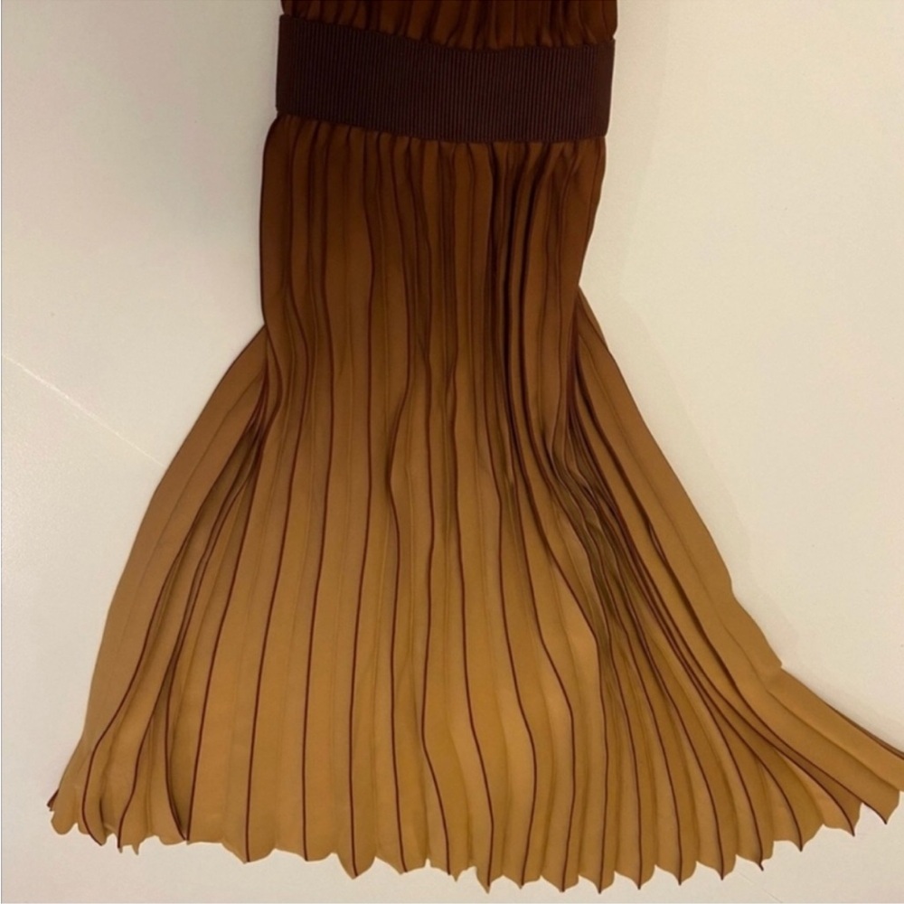 Aritzia Babaton Westin Ombré Skirt XS - Picture 7 of 7